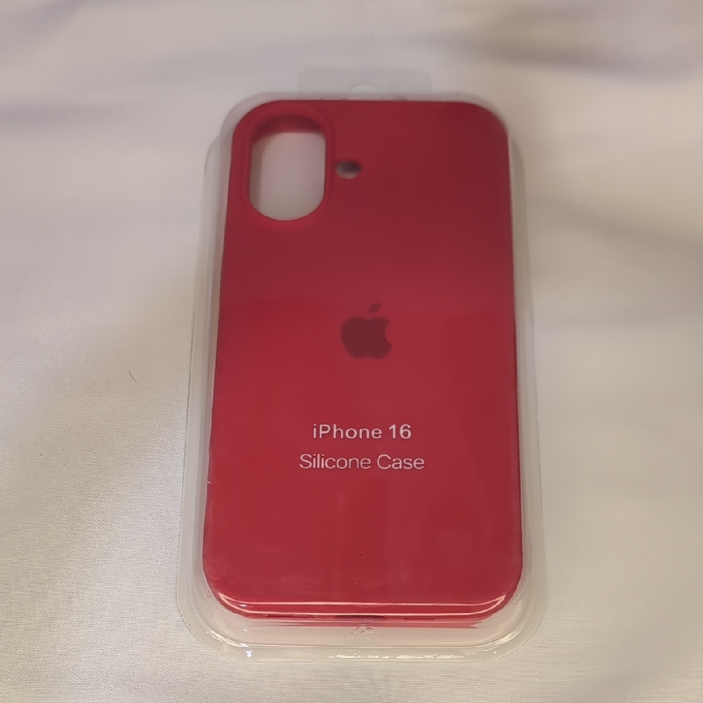 Apple iPhone 16 Crimson Silicone Case